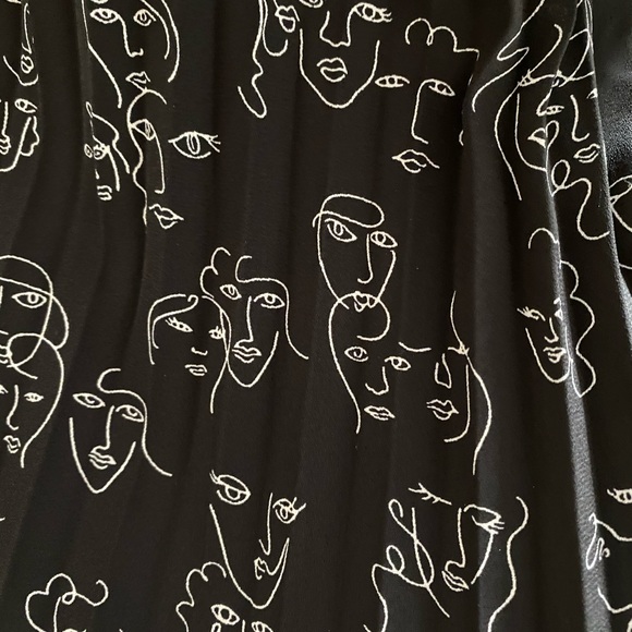 NWT Black Pleated Midi Skirt, size XS - Picture 6 of 6